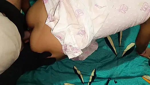 Indian desi hot girl first time gaand sex, local village girl first time xnxx Indian video
