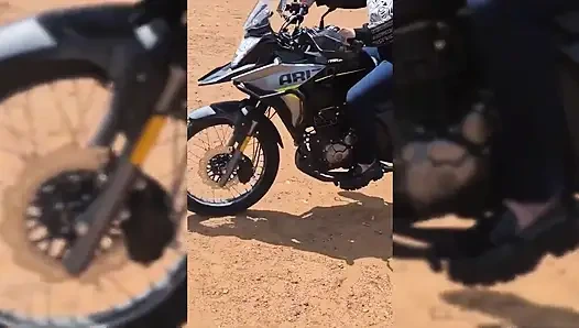 Ich ficke diesen idioten nur, weil er mich ein motorrad reiten lässt