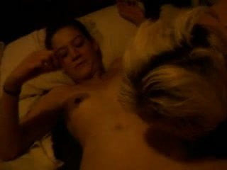 Amateur threesome