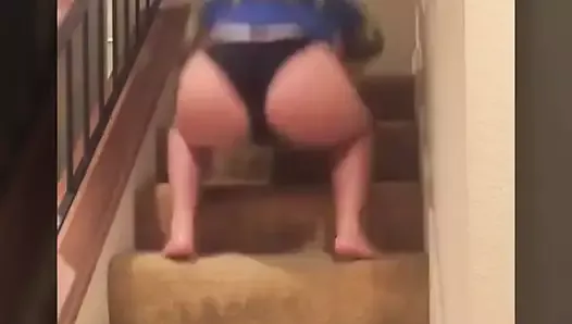 Phat Ass Jiggle As She Works Out