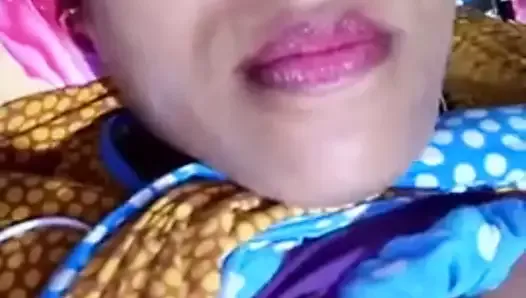 Desi bhabhi with big boobs