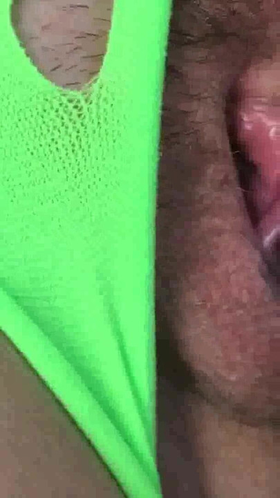 Moment palpitant de "Gros plan extrême. Orgasmes multiples. Jouets pour adultes. Clitoris palpitant. Creampie."