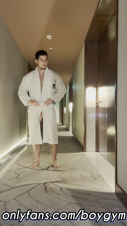Moj VELIKI KURAC, Na Hotelskoj Izložbi💦