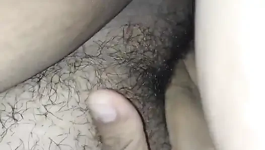 Ngentot memek sempit istriku yang super semok ini! Versi lengkap untuk cewek rambut merah