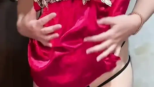 Филиппинка всегда возбужденная раком