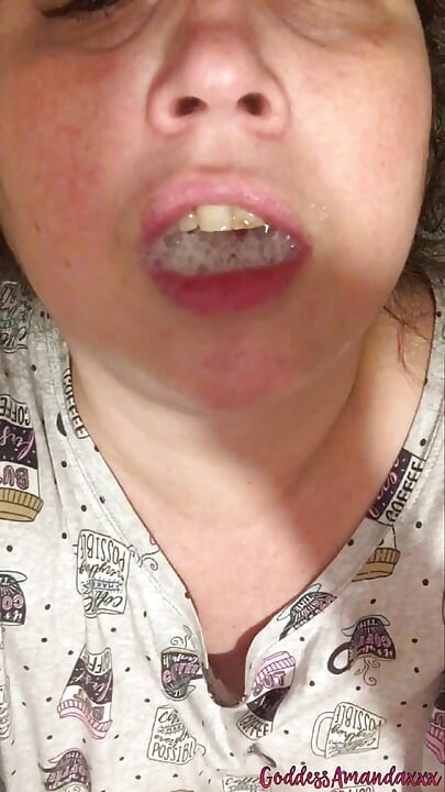 Mencukur rambut ketiak saya & menelan mani