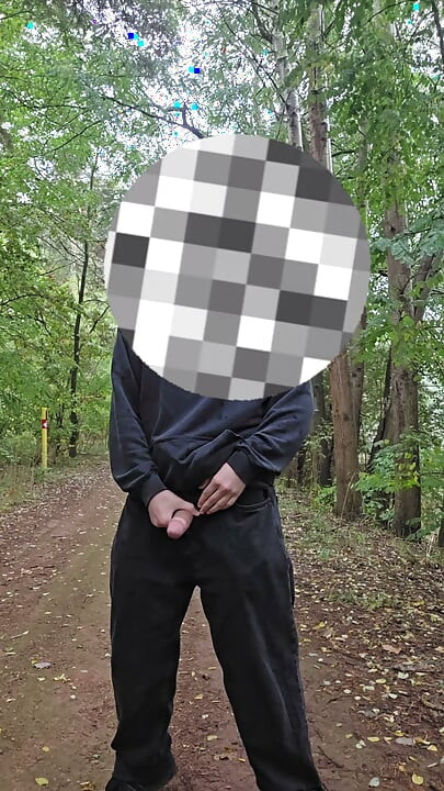 青少年在戶外冒險打手槍（差點被抓）