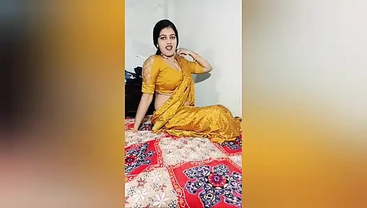 Indische desi Zwei freundinnen haben Hardcore mit einem mann, von ihm hardcore gefickt