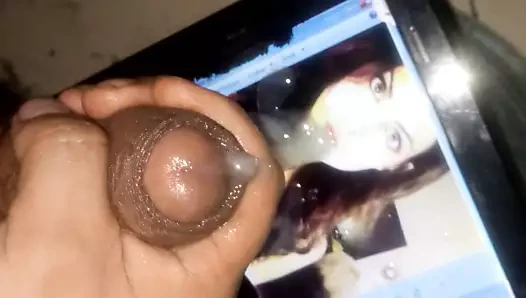 liz gillies için benim cumtribute