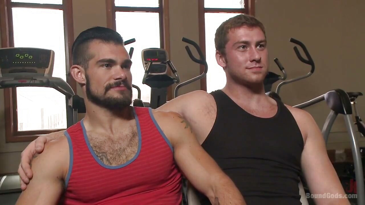 Ripped Gym Rat Aarin Asker Takes a Giant Fist While in Suspension