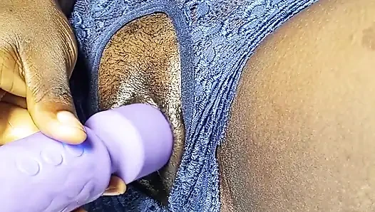 Mein erstes masturbations-video von kleiner muschi