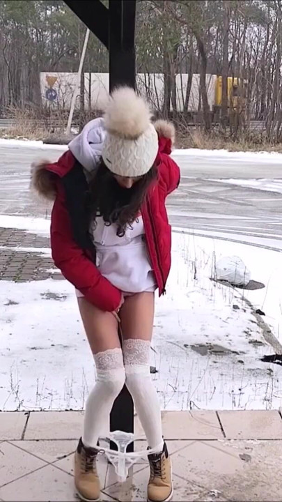 Horny girl by the road with an extreme orgasm | Clip 2