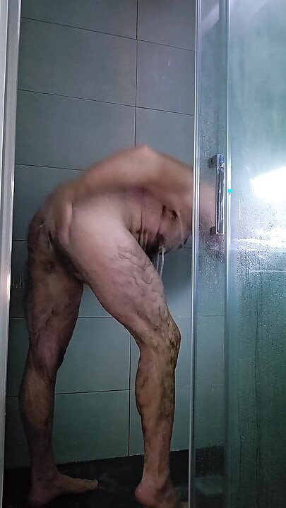 Chlupaté sprchování