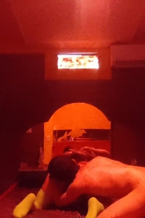 モーテルで彼女のアソコとお尻をしゃぶった