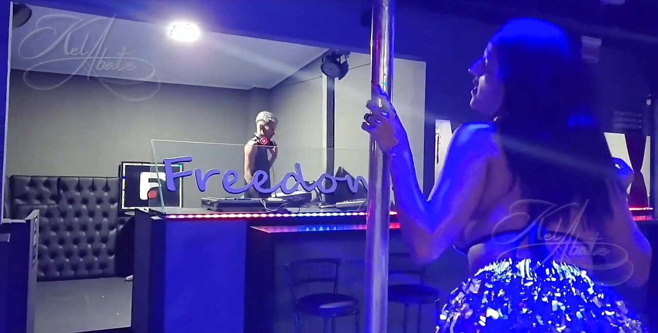 At the End of the Carnival Party, the Dj Was Looking at Me and I Couldn't Resist, I Went to Give It to Him in the Booth!!