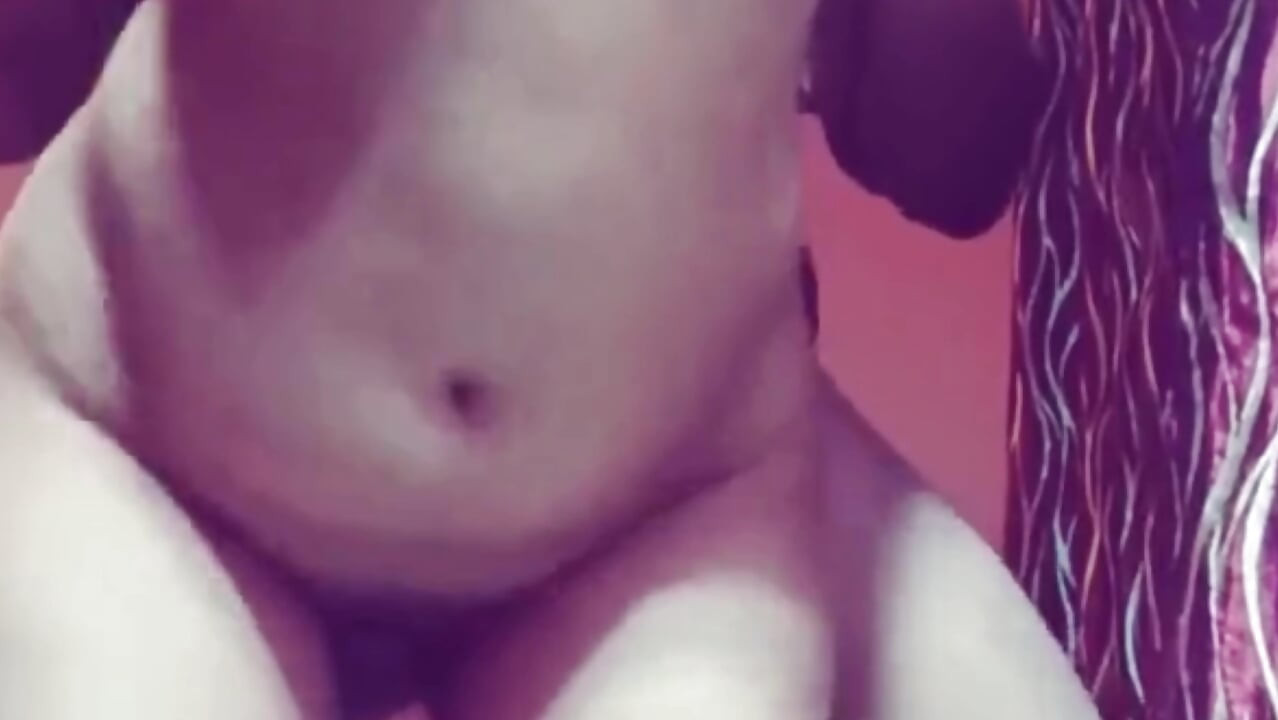 Desi Bhabhi's grote borsten en neukte haar staande pose
