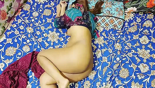 Sloppy Blowjob and Hardcore Fucked Desi Indian Village Bhai ko Lund dia Fast sex load Moaning