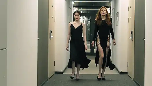 Вампиры обожают сосать сперму из его члена