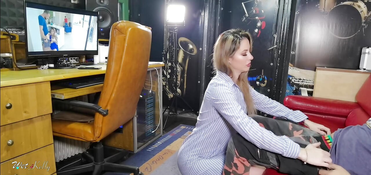 Menghisap Bintang Rock Selepas Dia Menemui Video Saya Dalam Talian