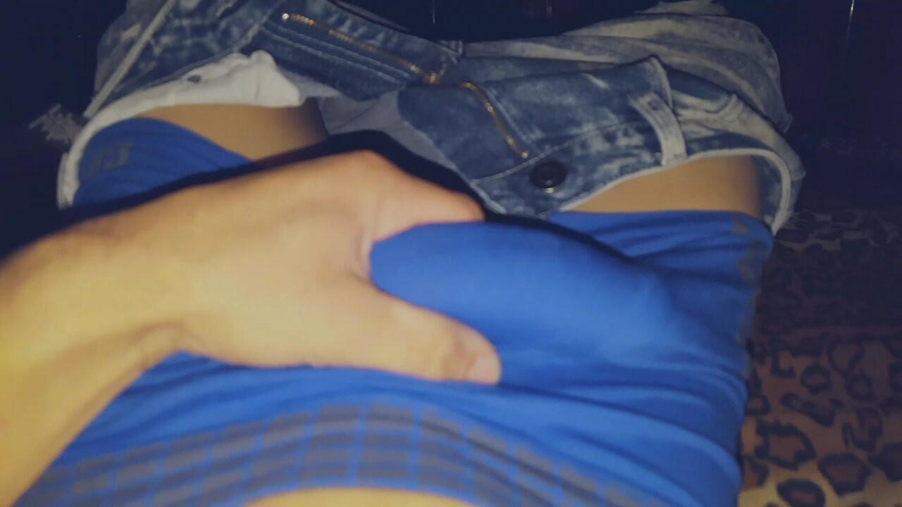 My cousin left me horny part 1