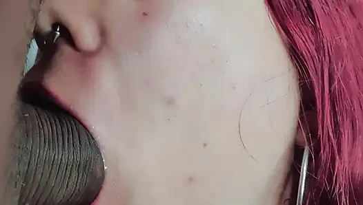 Tatlı gırtlağıyla oral seks ve ağzıma boşalma!