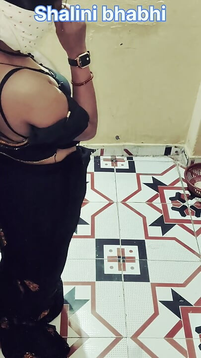 Shalini bhabhi ko jamkar choda bhabhi rone lgi