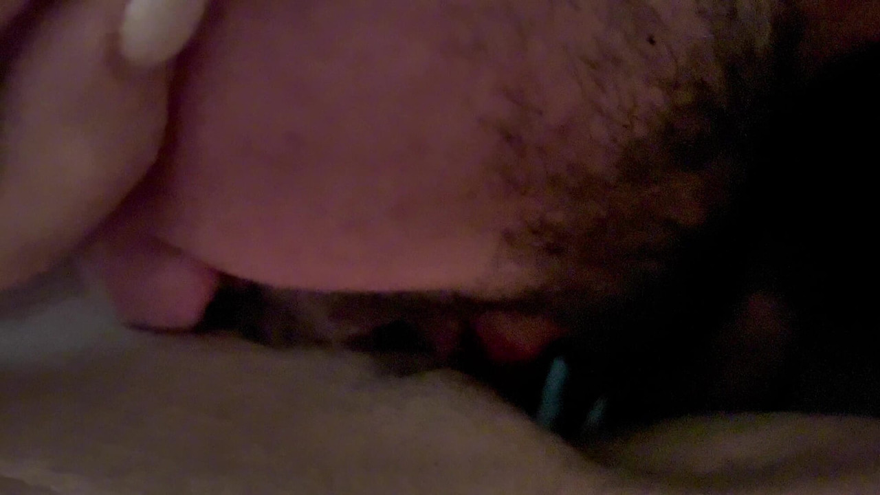 אני משתוללת כשהוא מלקק אותי