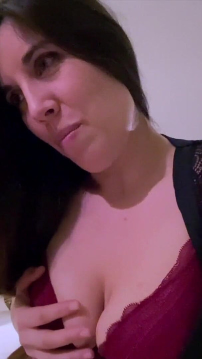Zapanjujući trenutak iz "Tvoja maćeha je tvoja osobna porno zvijezda"