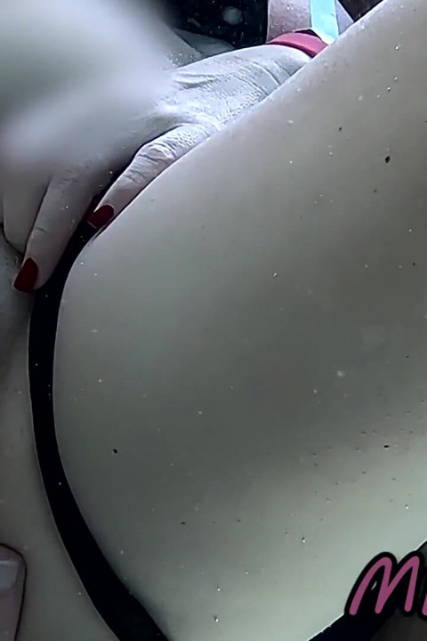 Flashing My Dick in Front of a Girl in Swimming Pool and Fucks Me - It's Very Risky with People Near - Misscreamy