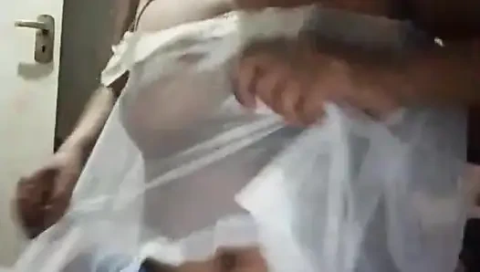 bir komşus un karısı tarafından