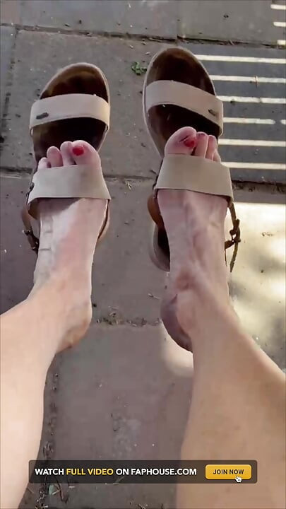 Mis Viejos Pies Tienen Un Pequeño Descanso