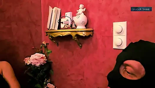 Sheela Sinner, Rauchendes Spucken Und Menschliche Aschenbecher-demütigung