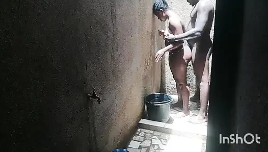 der Geschmack vom liebesspiel unter der dusche ist besser. deshalb wählt diane die dusche immer als unseren sexuellen treffpunkt