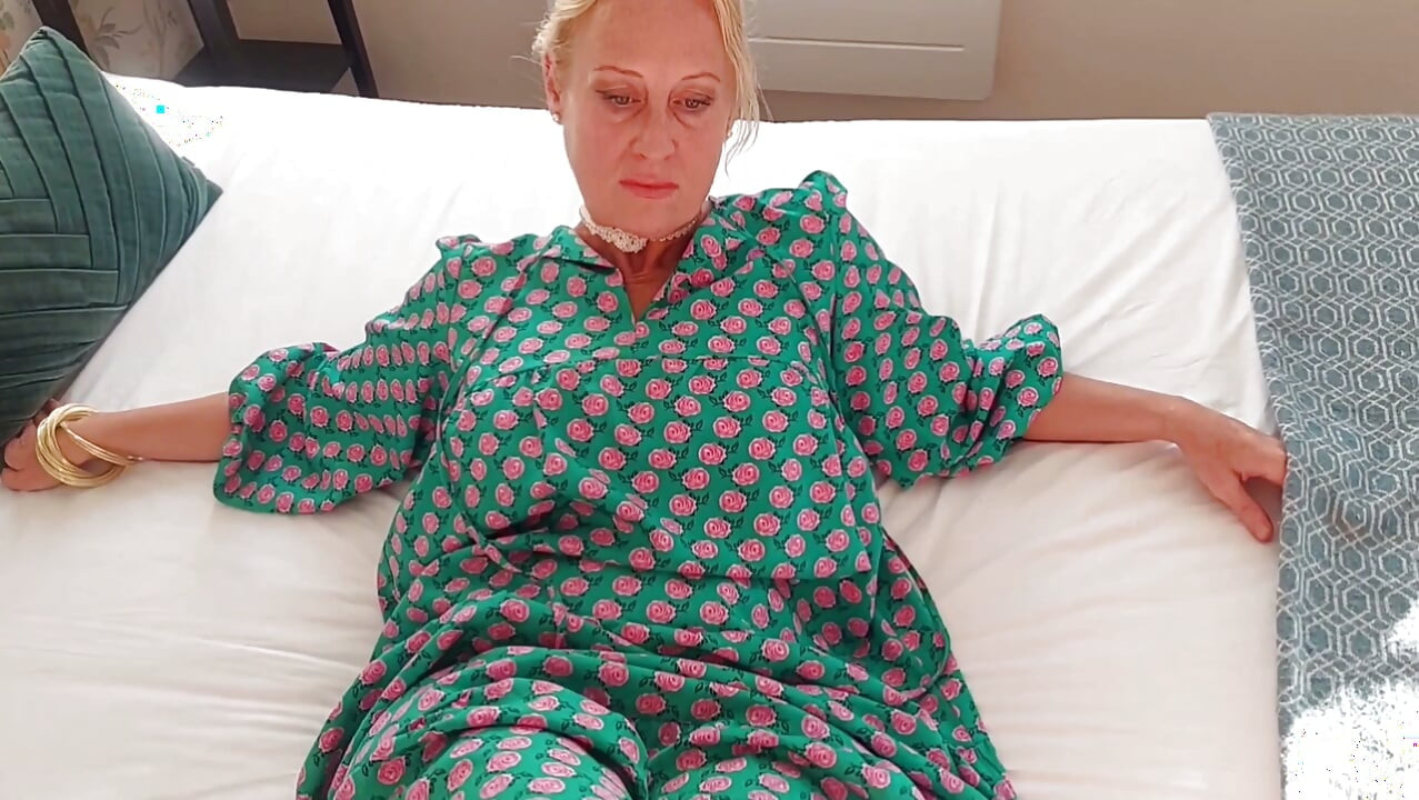 Belle Femme Blonde Mature Apprécie Le Sexe