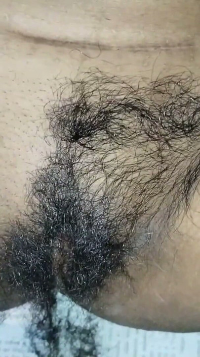Sister-in-law did a cool cleaning by making her pussy hair | Clip 1