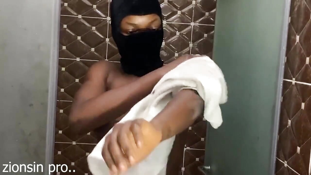 Red Bathroom to Room Cucumber Fuck