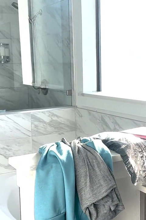 Samson suka banget sama nenek seksi