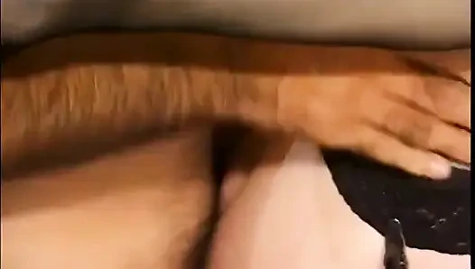 Yaşlı olgun fahişe bu genç adama yeni bir sikiş numarası öğretiyor