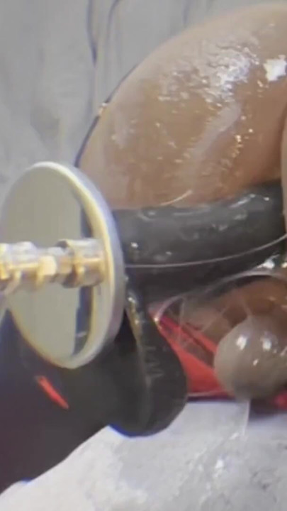 Momento poderoso de "Dipsodeep - a bunda da bolha lubrifica e fica molhada e selvagem"