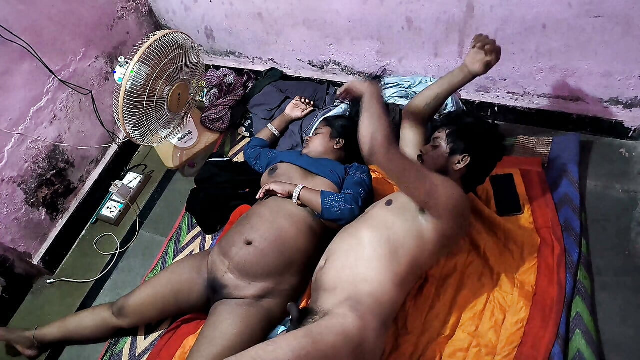 When You Saw the Stepsister Alone at Home, the Step-brother Offered Sex in a Clear Hindi Audio.