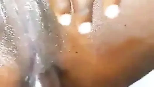 Bu Kız Güçlü Erkeklere Aklını Kaybettirebilir. Beli Pervane Gibi