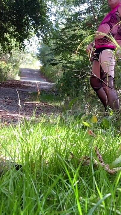 Audiție mitchibiționistă în direct dintr-un parc, apoi la toaletă