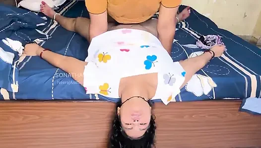 Adik tiri india yang hot lagi asik nyepong kontol dan dientot habis-habisan