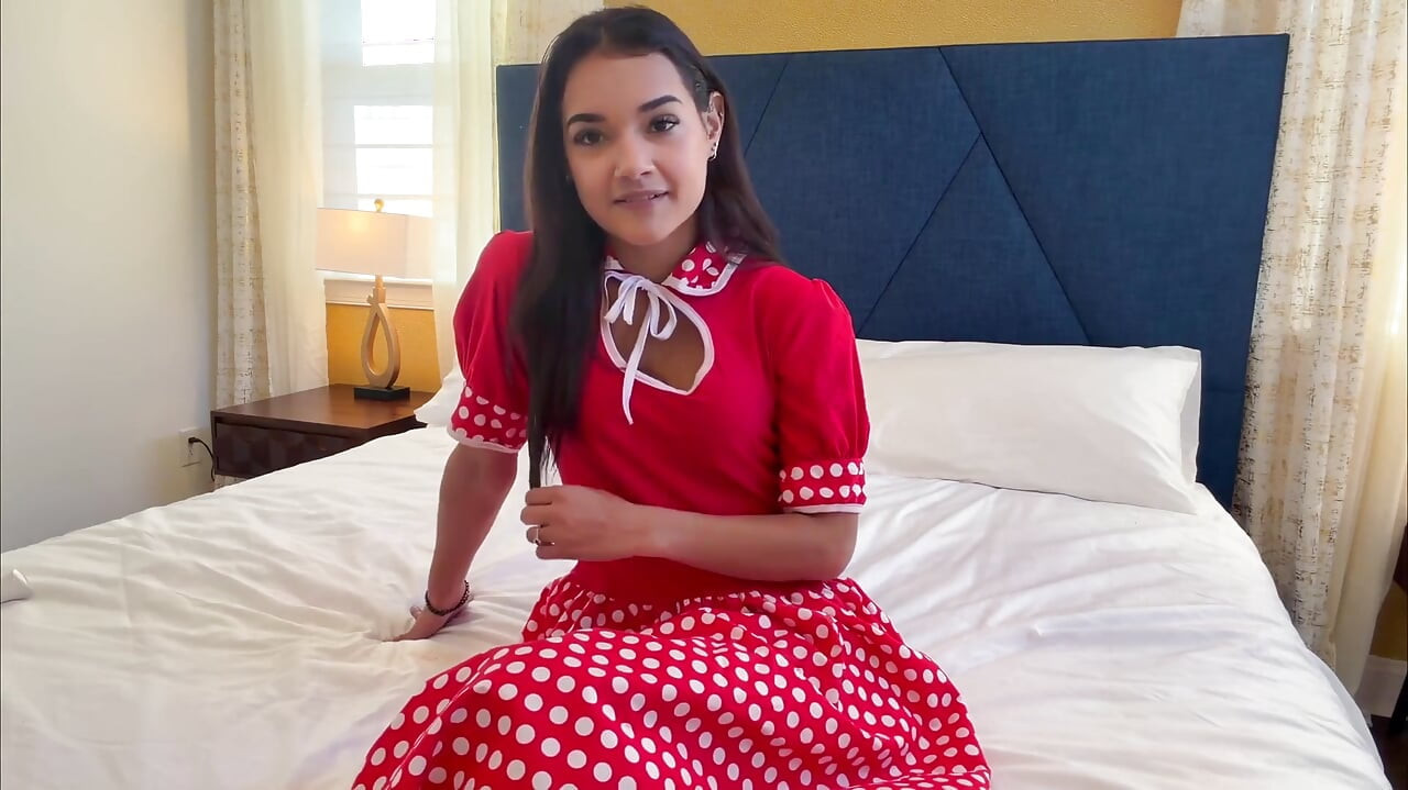 Zara's Sultry '50s Jerk off Instruction POV Temptation Awaits!