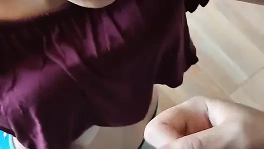 Мы вошли в дом, и я попросила его пососать меня, и он проглотил мое молоко