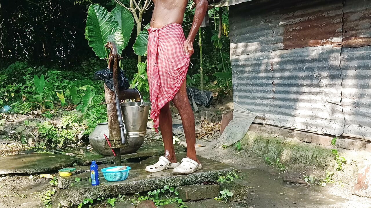 Tha guy is to hot love this style bath