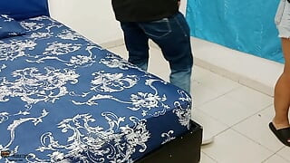 Seks keras dan ghairah dengan si rambut coklat miang - lucah dalam bahasa Sepanyol