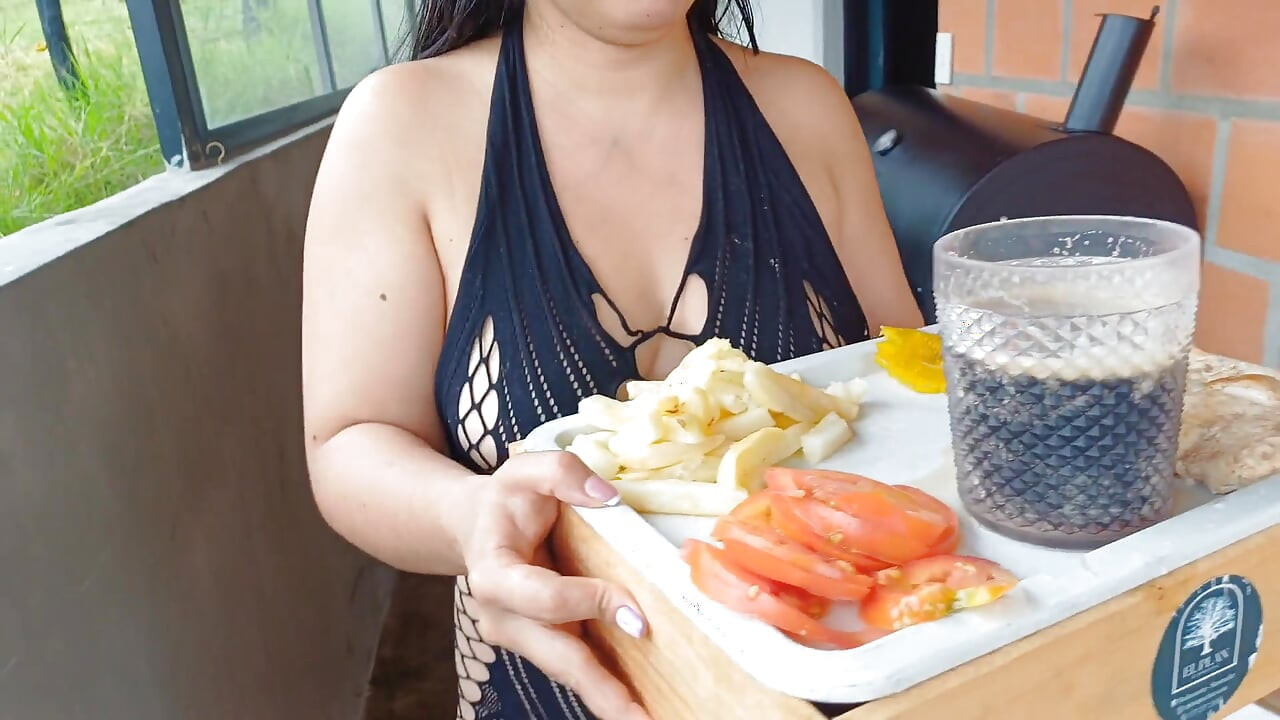 Mutual Milk Sucking Fetish: Pool Lunch Turns into Intense Nursing Session