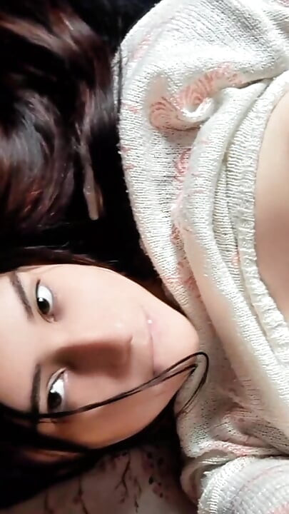 Porno oyuncusu Gomez mastürbasyon yapıyor