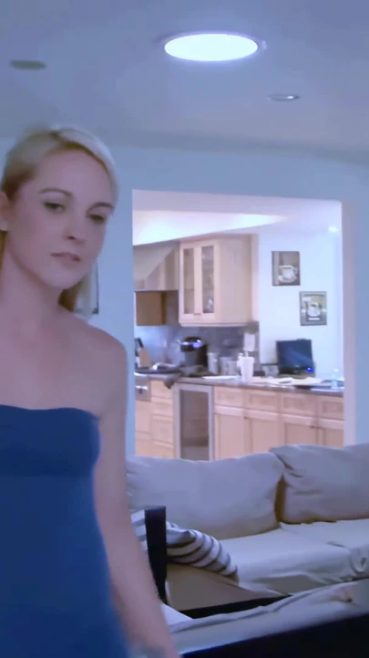 Grosse bite noire pour une bombasse blonde
